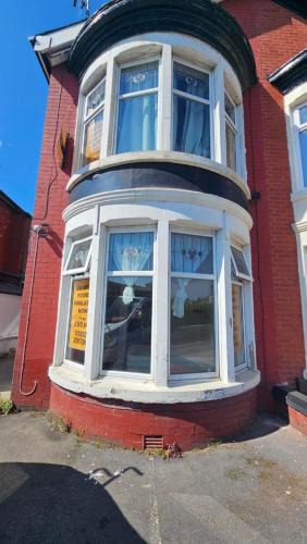 Blackpool House | Park Road Guest House - Room To Rent On Park Road in Blackpool FY1 4ET