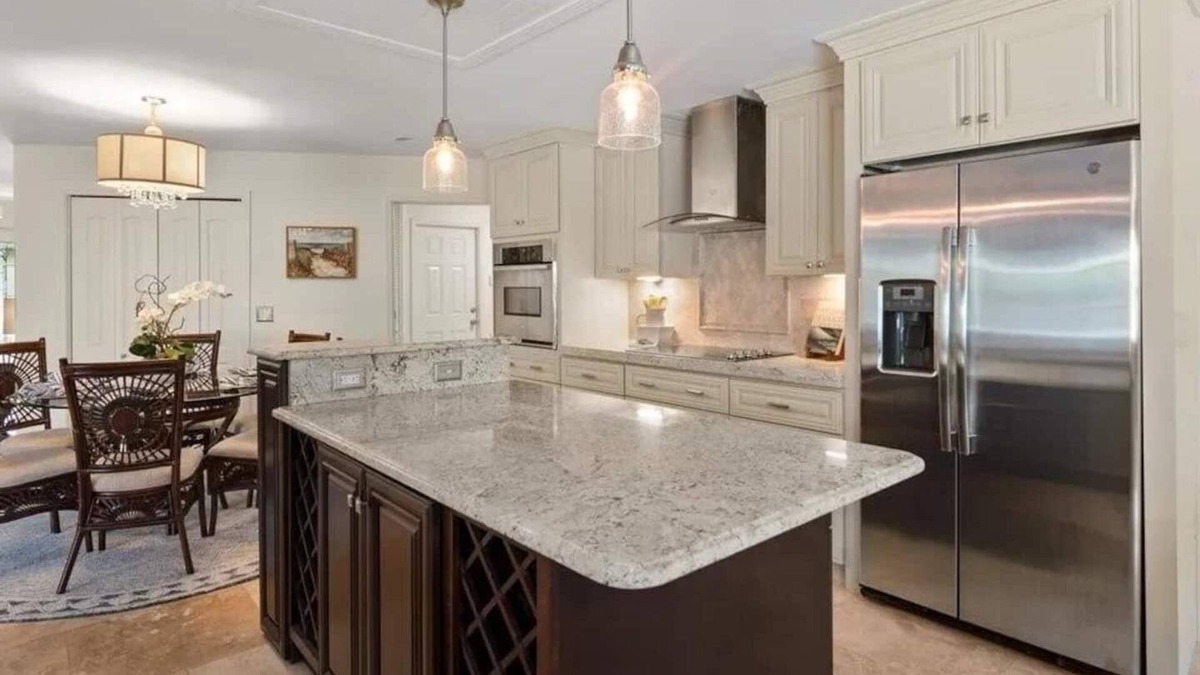 Park Shore House | Park Shore Paradise Minutes to White Sand Beaches