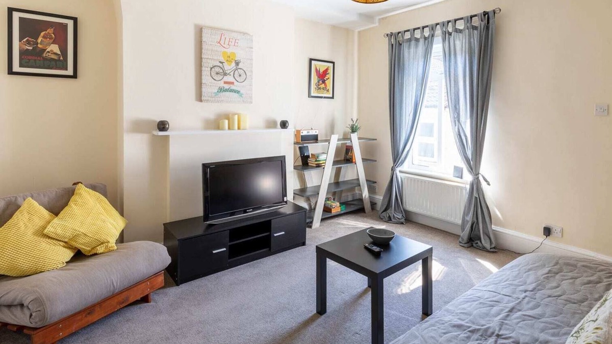 Salisbury Apartment | Parker House Summary: