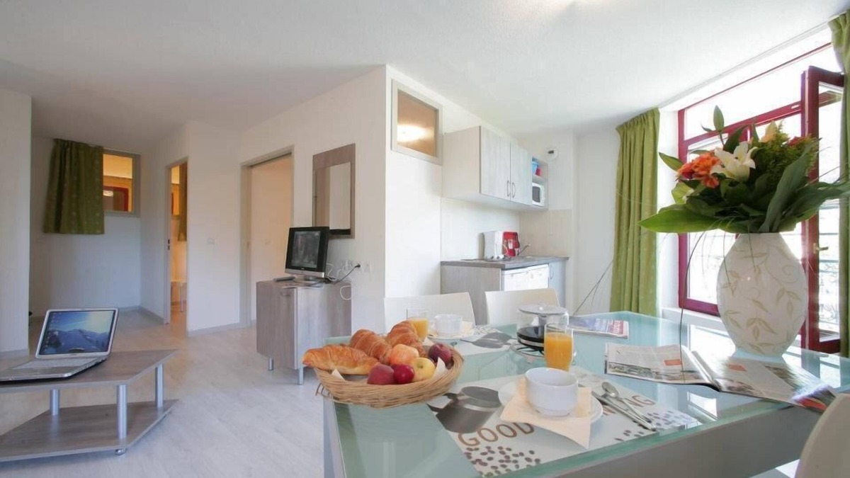 Allevard Apartment | Parking, tv, ski locker, 35m², Le Collet d'Allevard
