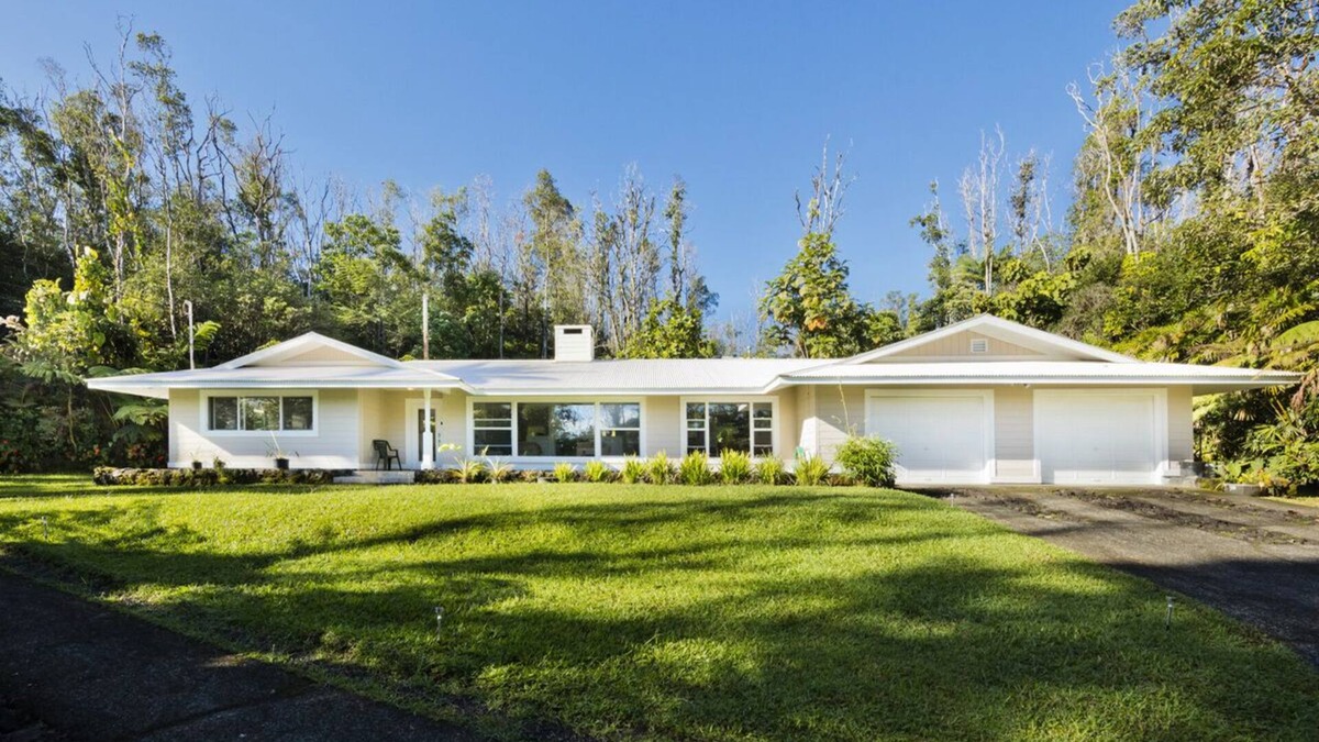 Hilo House | Parklike 4 bedroom AnthuriumHouse, 3+ acres, peaceful, gated, convenient
