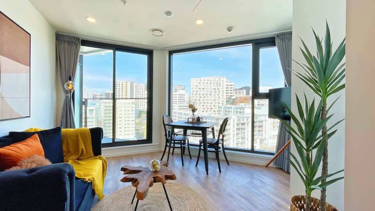 Newton Apartment | Parkside Air-con Studio on Queen St - Pool & Gym