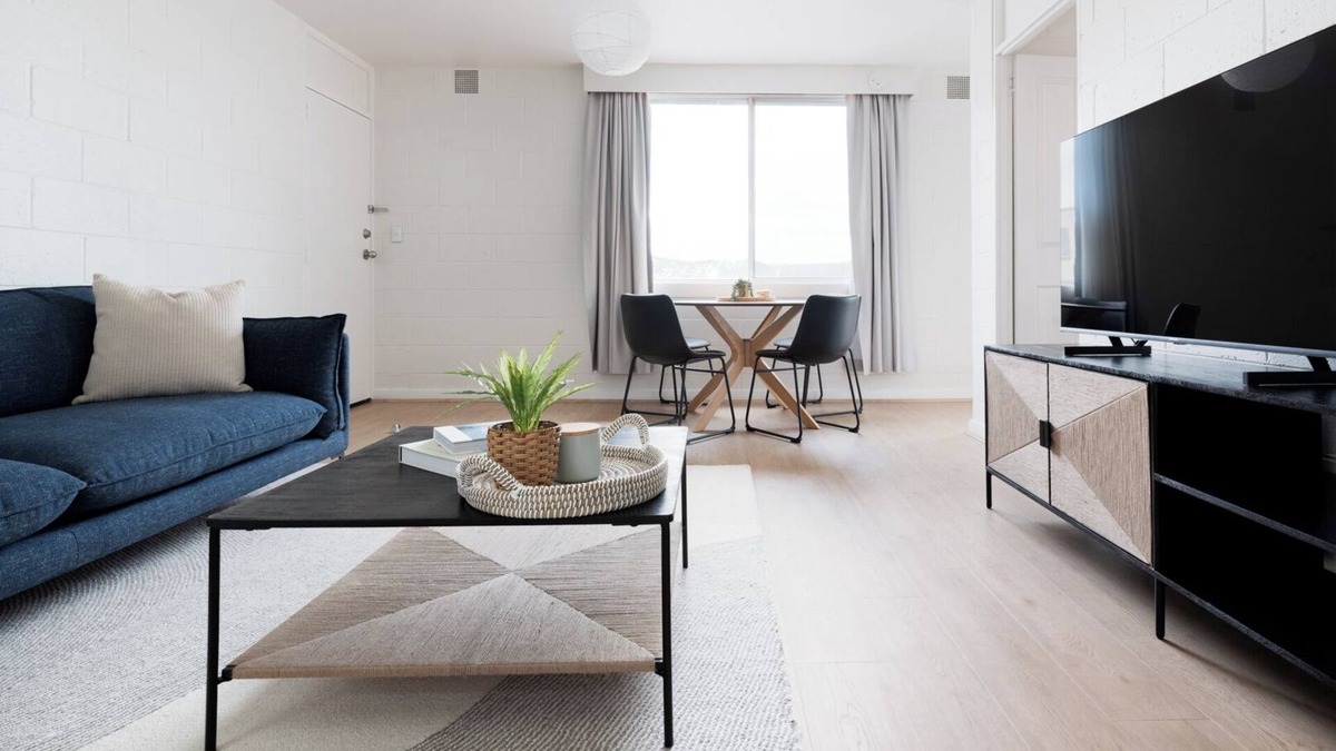 Launceston CBD Apartment | Parkside Apartment CBD with Parking
