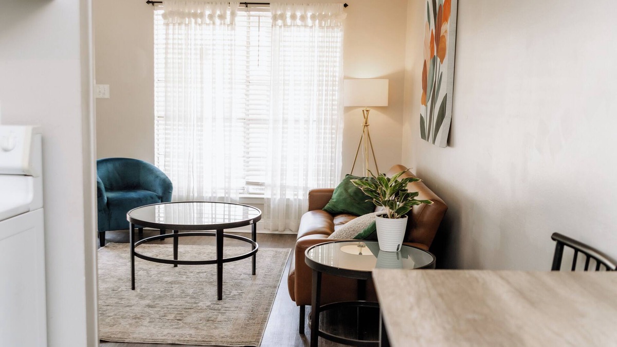 East Memphis House | Parkside | Comfy King Beds Near Broad Ave & Overton Park