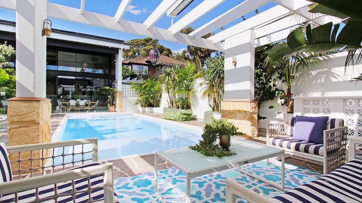 Randwick House | PARKSIDE EXTRAORDINAIRE- An entertainer's dream