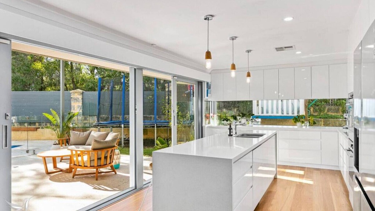 Mosman Park House | Parkside Family Home with Pool