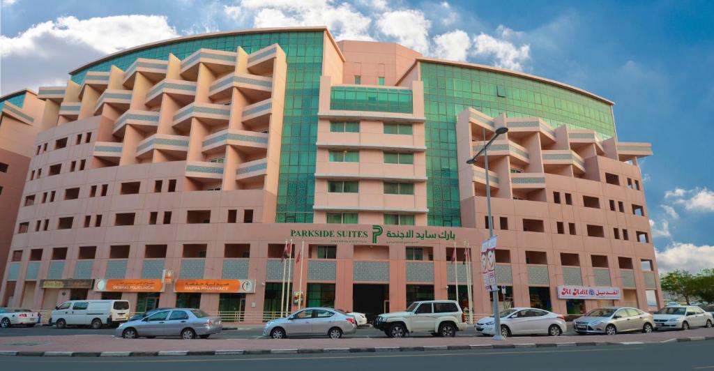 Discovery Gardens Apartment | Parkside Hotel Apartment