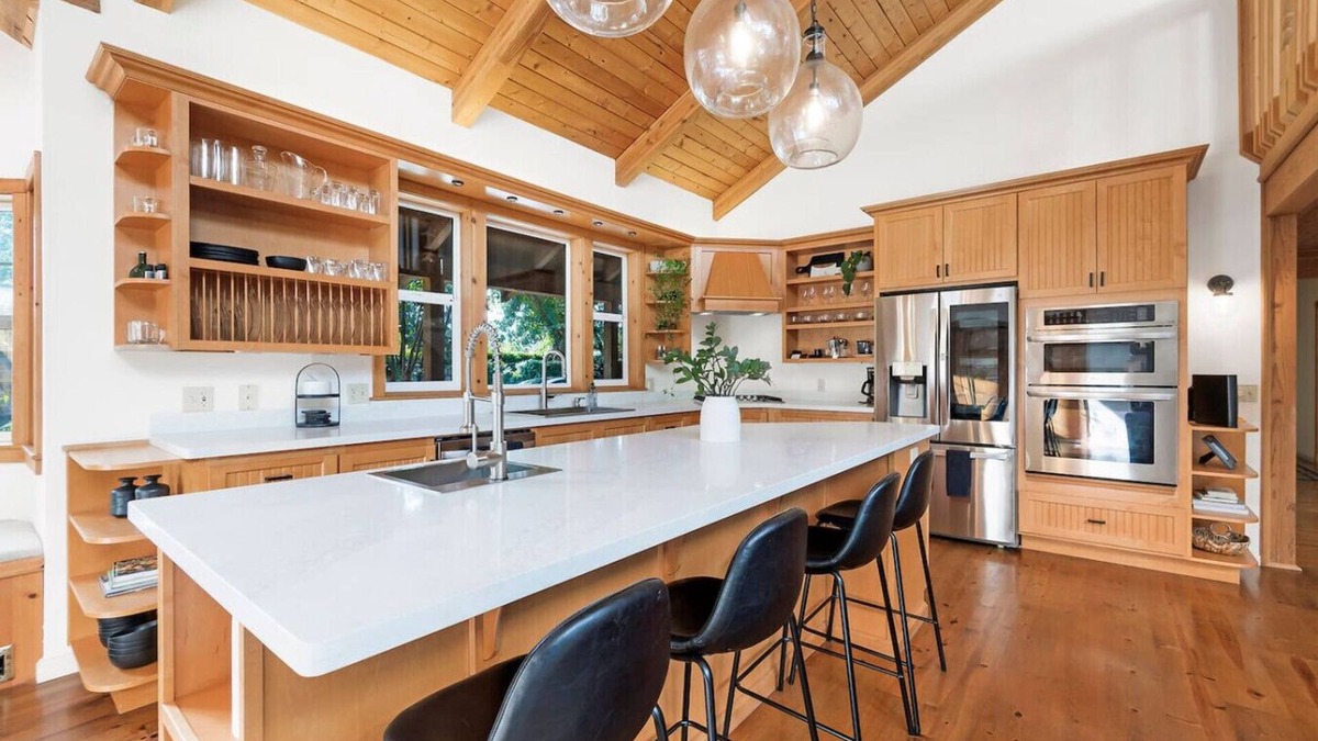 Chico House | Parkside Place | Amazing Location | One Of A Kind