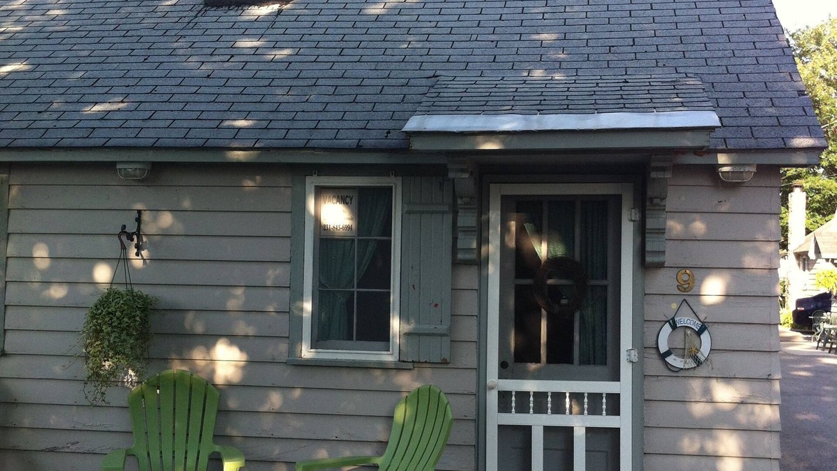 Ludington Cottage | Parkview Cottage #9 - Only 1/2 block to the Beach