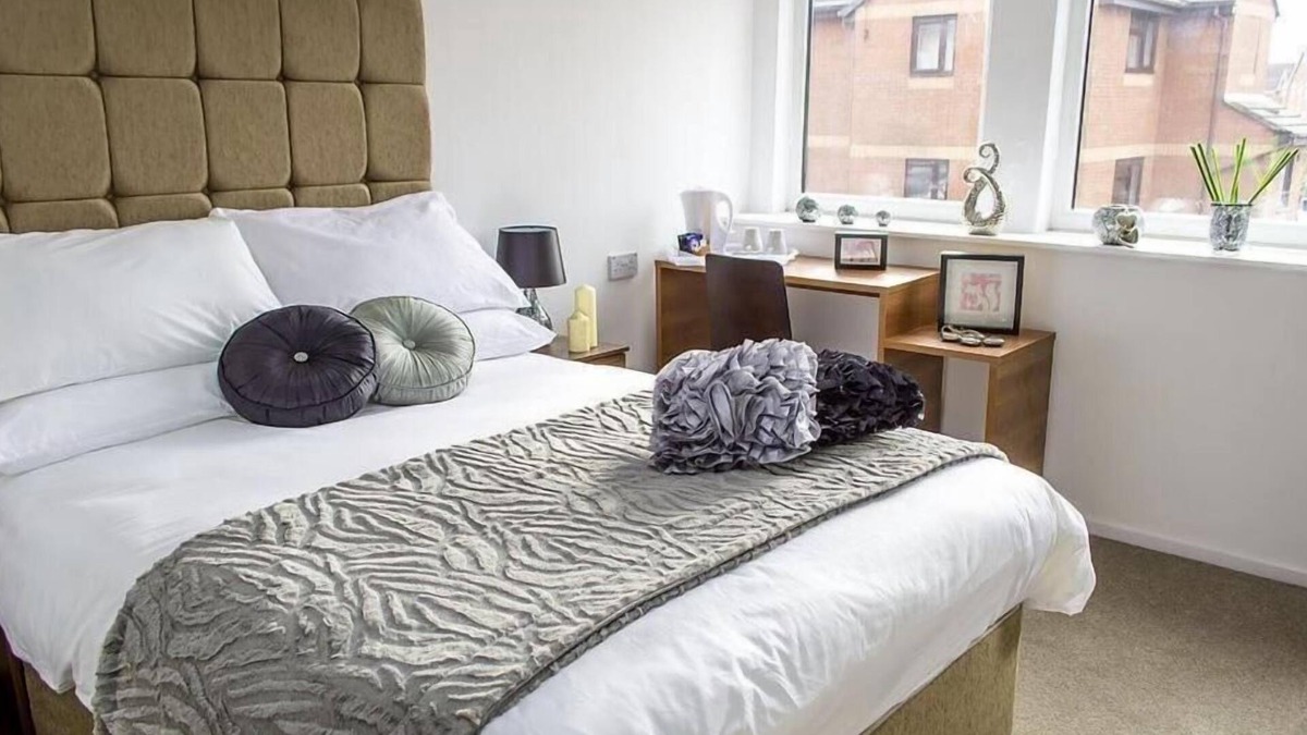Cheetham Hill Hotel | Parkview Residence