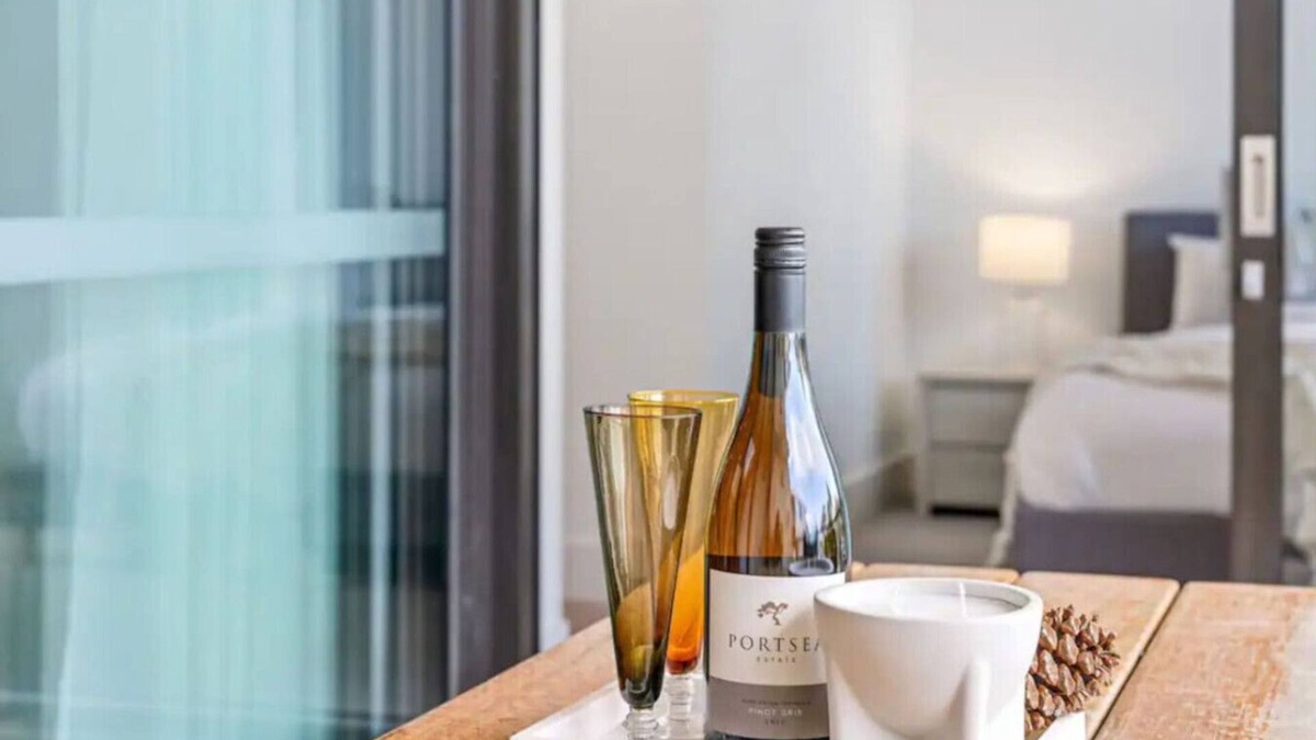 Mornington Apartment | Parkvue 11 | Perfect for Two