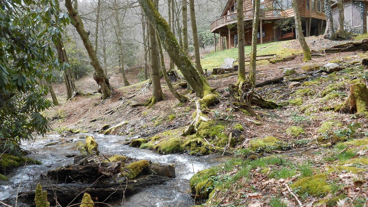 Maggie Valley Cabin | Parkway Creek - Creekside - Game Room - Sleeps 14 - Private - ATV Riding - Wifi