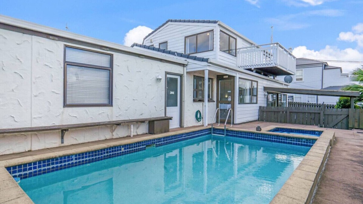 Parnell Apartment | Parnell Home with Pool, Parking and Rangitoto View
