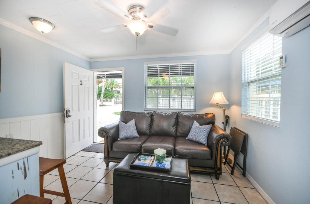 Siesta Key Village Hotel | Parrot Beach Cottages Suite #2