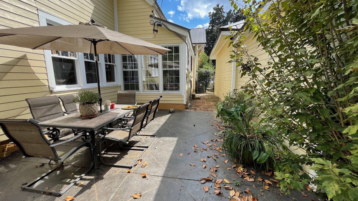 Druid City Cottage | Parsons' Carriage House - Book Now !