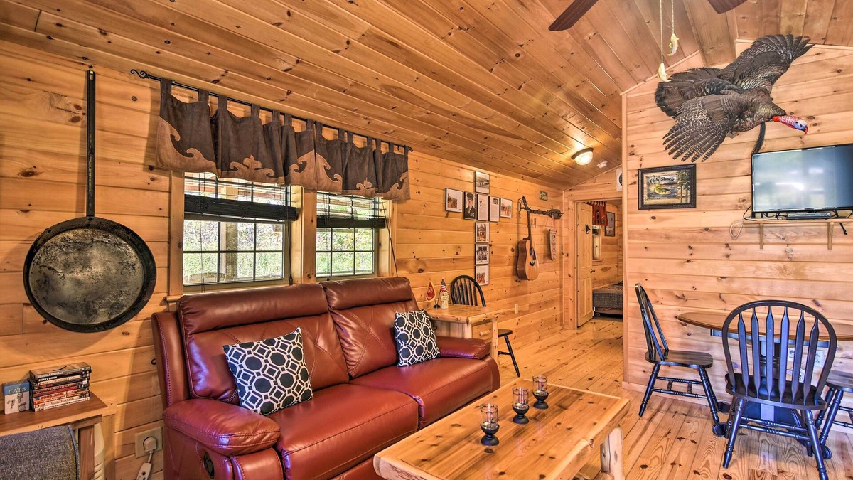 St George Cottage | Parsons Semper Fi Cabin w/Fire Pit!