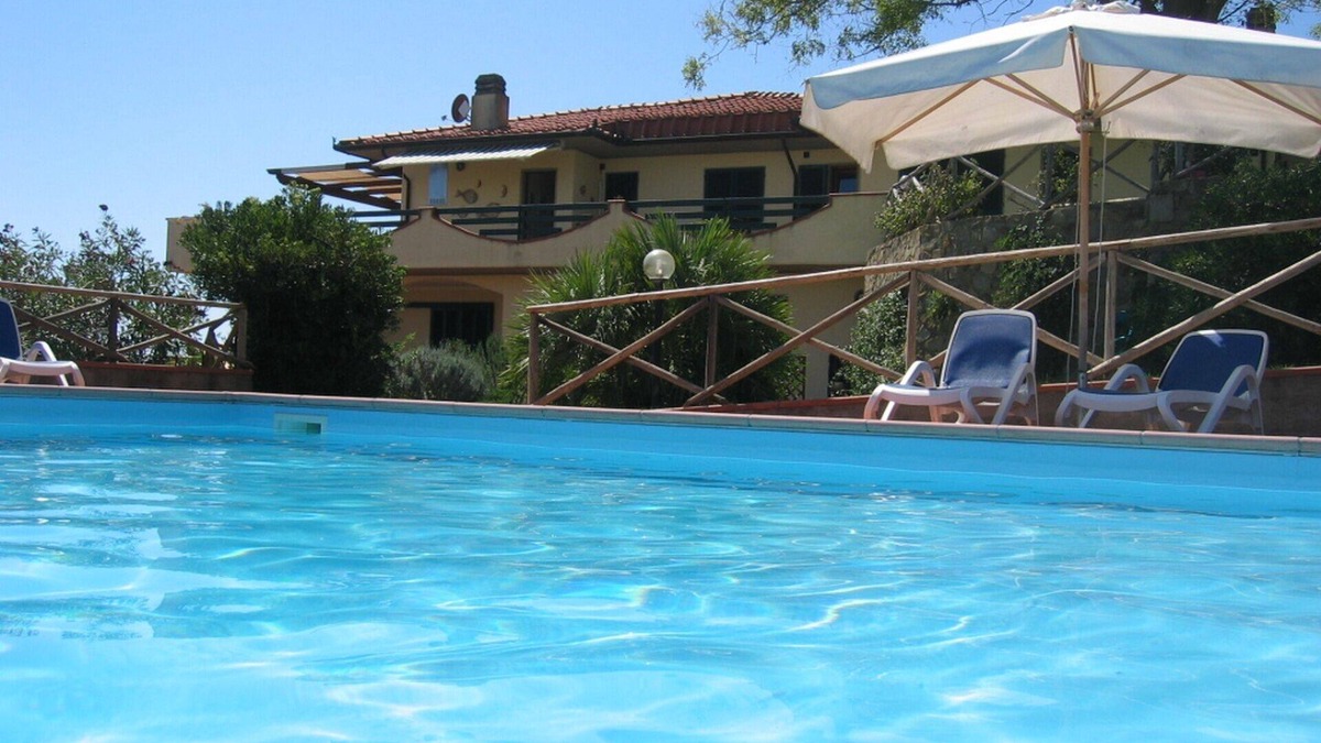 Castiglione della Pescaia Apartment | Part of a beautiful villa with pool and garden, 4km from the sea