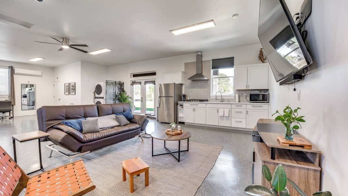 West Pasco Apartment | Pasco Studio Vacation Rental w/Private Patio!