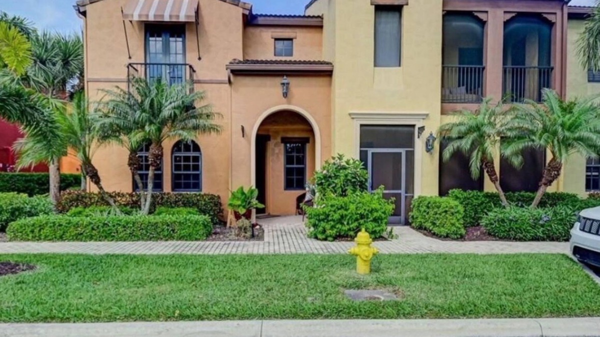 Biggar House | Paseo Grande 3 Bedroom Resort Oasis