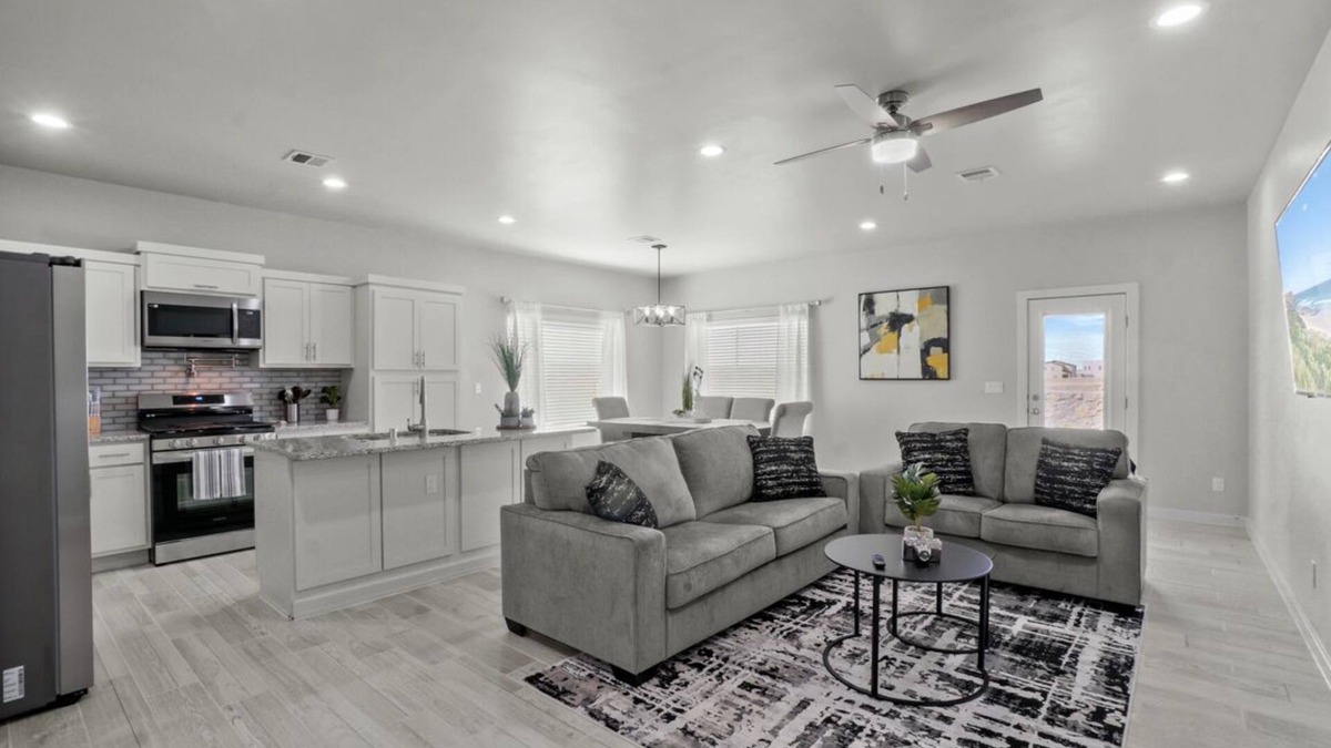Biggs Field House | Paseo Haven- 4bdrm sanctuary