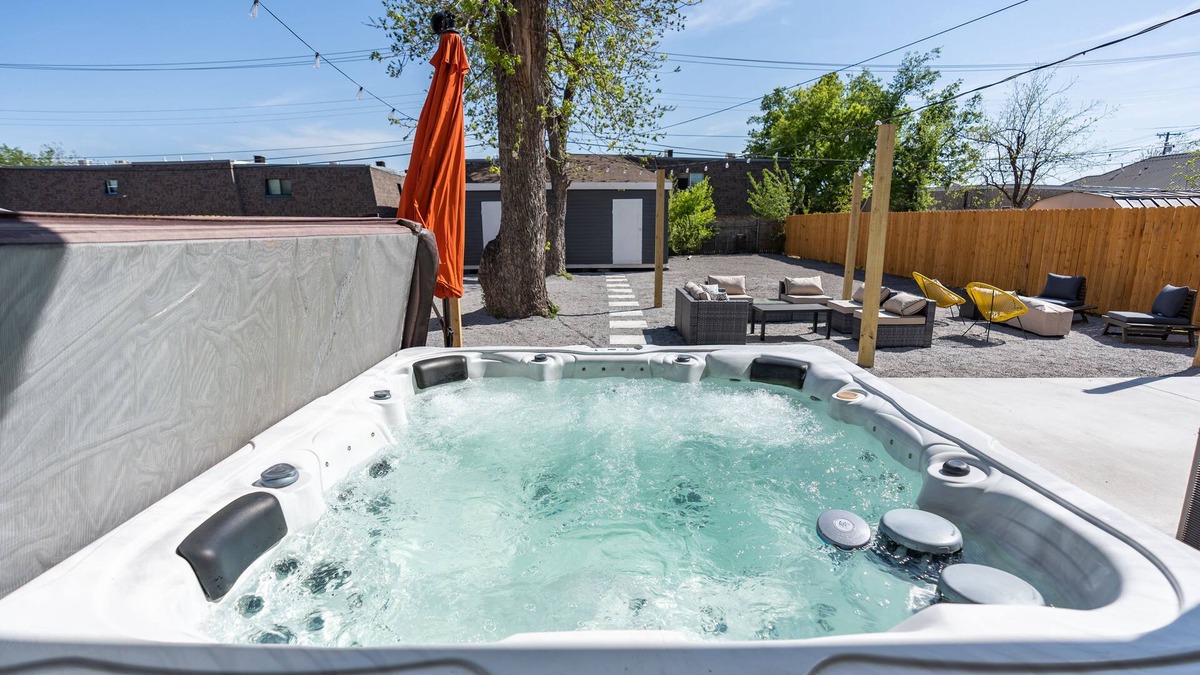 Central Oklahoma City Villa | PASEO/PLAZA District🚶♀️ | 30TH ST & Classen Blvd | Central ⚡| Dog Friendly🐶