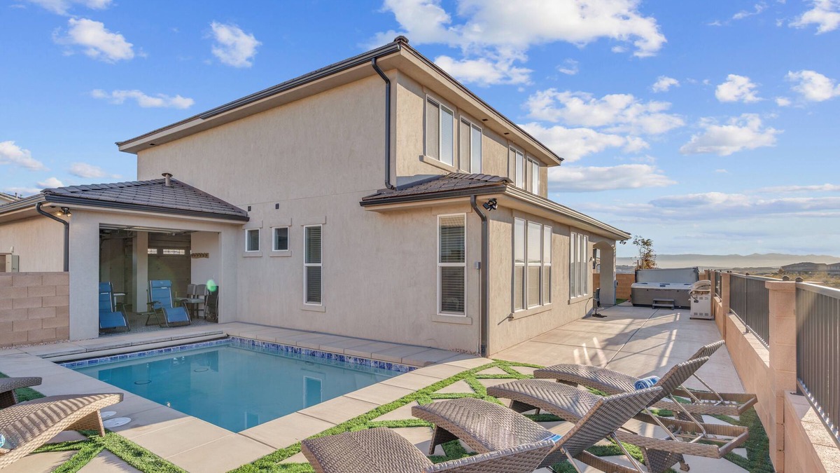 Sienna Hills House | Paseos 1121 | Sleeps 15, Private Pool, Hot Tub