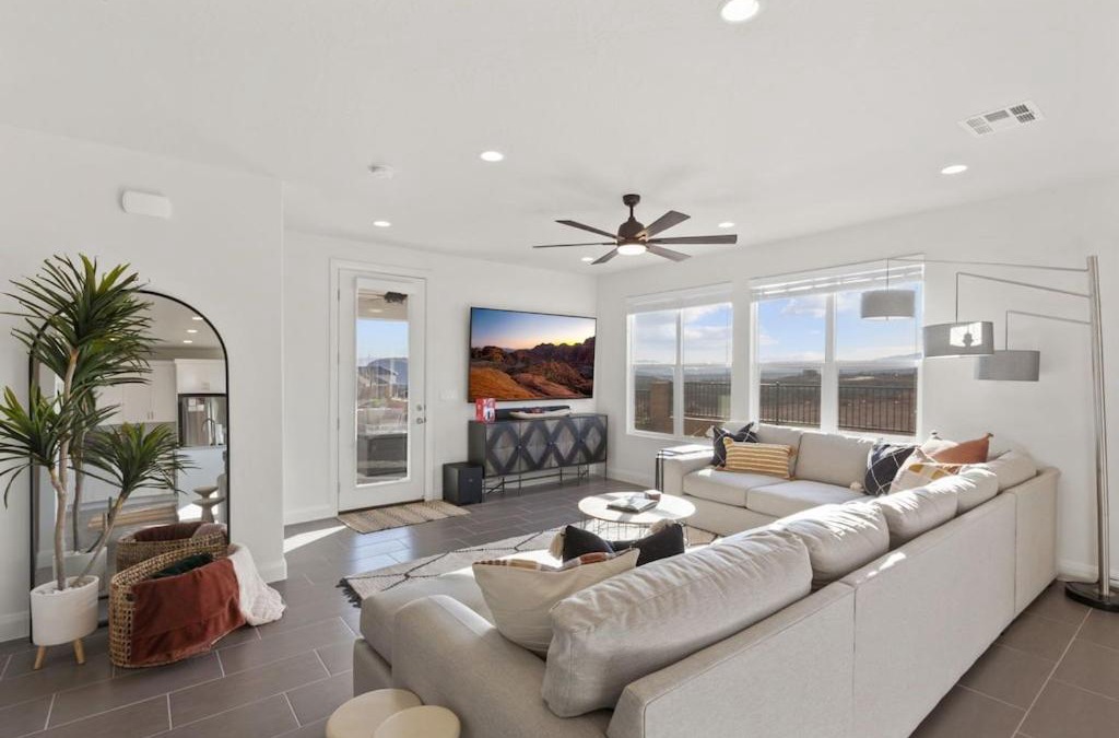 Washington House | Paseos 1317 Sleeps 10 guest, Private Spa, Putting Green, EV Charger, Nintendo Switch and more!