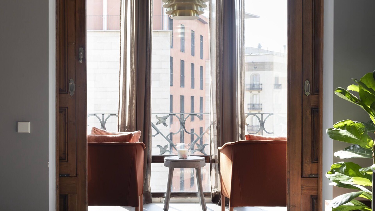 Eixample Apartment | Paso Doble - 2 Bedroom/1 Bathroom Apartment, Next To Plaza Cataluña