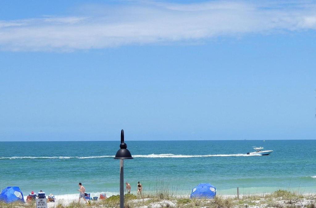 Pass-a-Grille Historic District House | Pass a grille Gulf Way Beachfront 13
