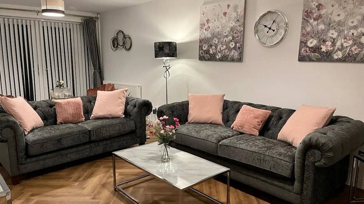 Birkenhead House | Pass the Keys | 3 bed in Prenton nr Hoylake sleeps 6 parking