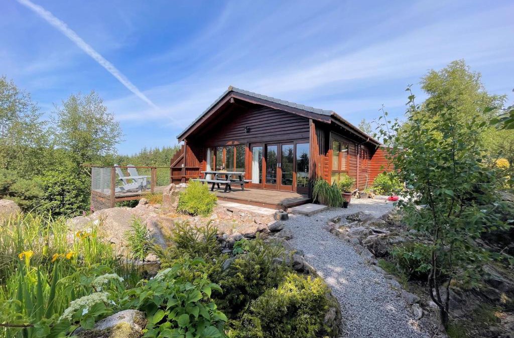 Rockcliffe House | Pass the Keys Beautiful 2BR Beach Lodge Set In Stunning Gardens