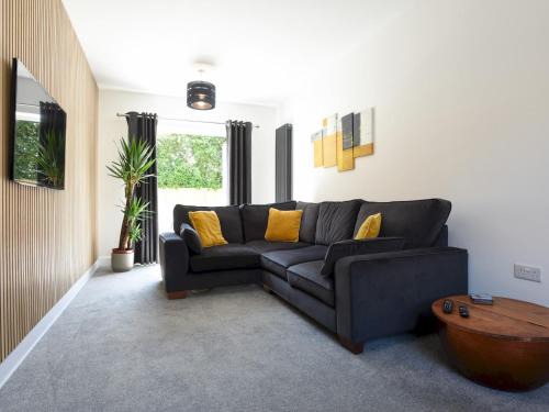 Southbourne House | Pass the Keys Beautiful Family Home Sleeps 6