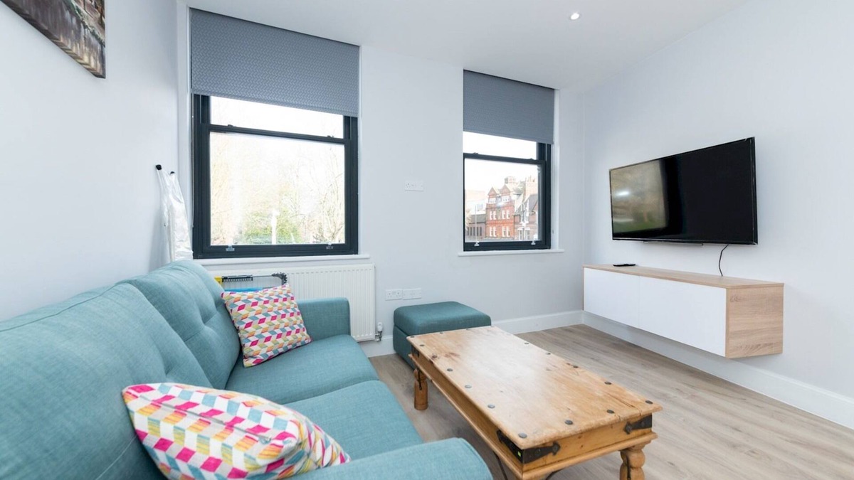 Reading City Centre Apartment | Pass the Keys | Brand New Central Location Flat Modern Decor