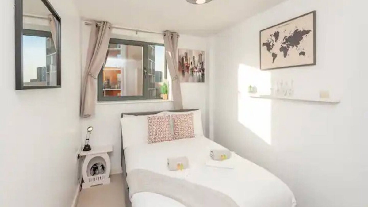 Holbeck Apartment | Pass the Keys | City Centre Retreat close to Christmas Markets