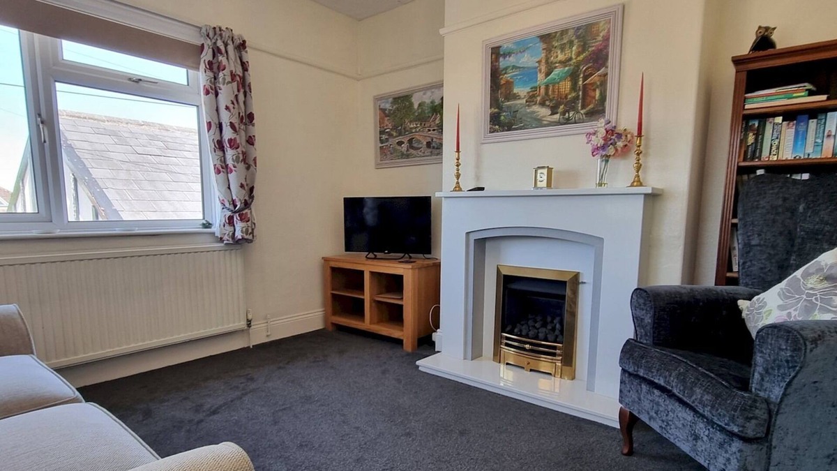Kingsteignton Apartment | Pass the Keys | Cosy 1 bed annexe in Devon with parking
