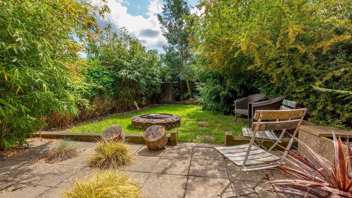 Bridgnorth House | Pass the Keys | Cosy Spacious Garden House