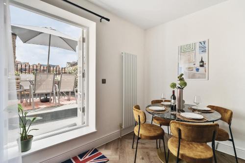 Whitechapel House | Pass the Keys Exclusive London Townhouse w Terrace