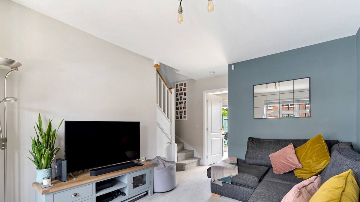 Stockport House | Pass the Keys | Fabulous 2 Bed House in Woodford sleeps 4