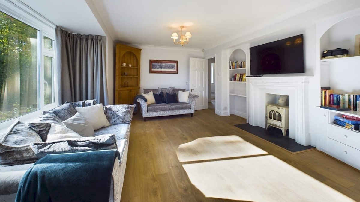 Exeter House | Pass the Keys | Grand country home with space for all the family