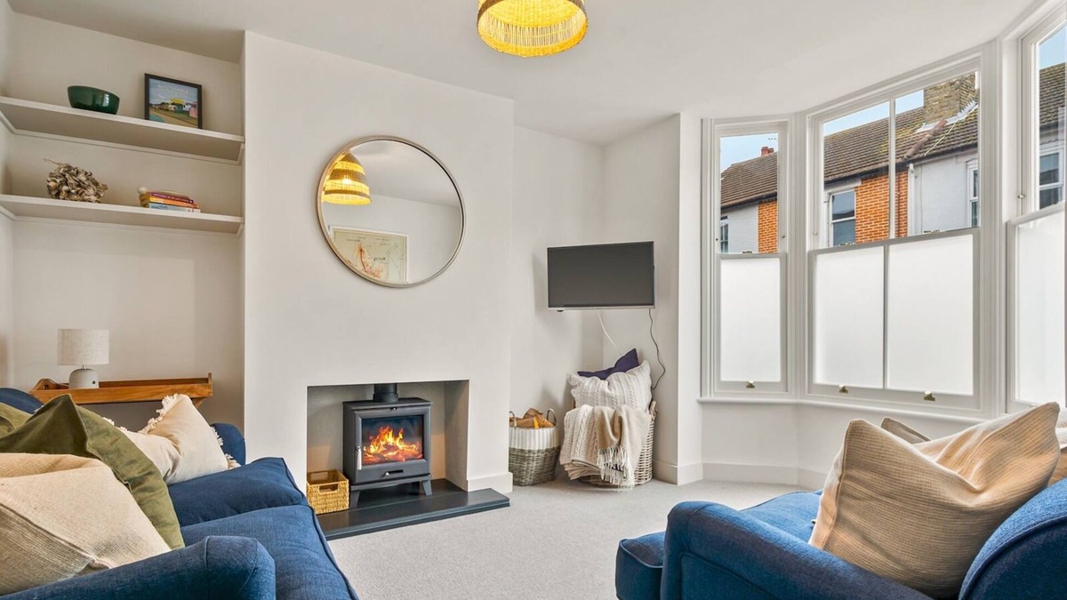 Whitstable House | Pass the Keys | Limewood Newly Renovated High End Home by the Sea
