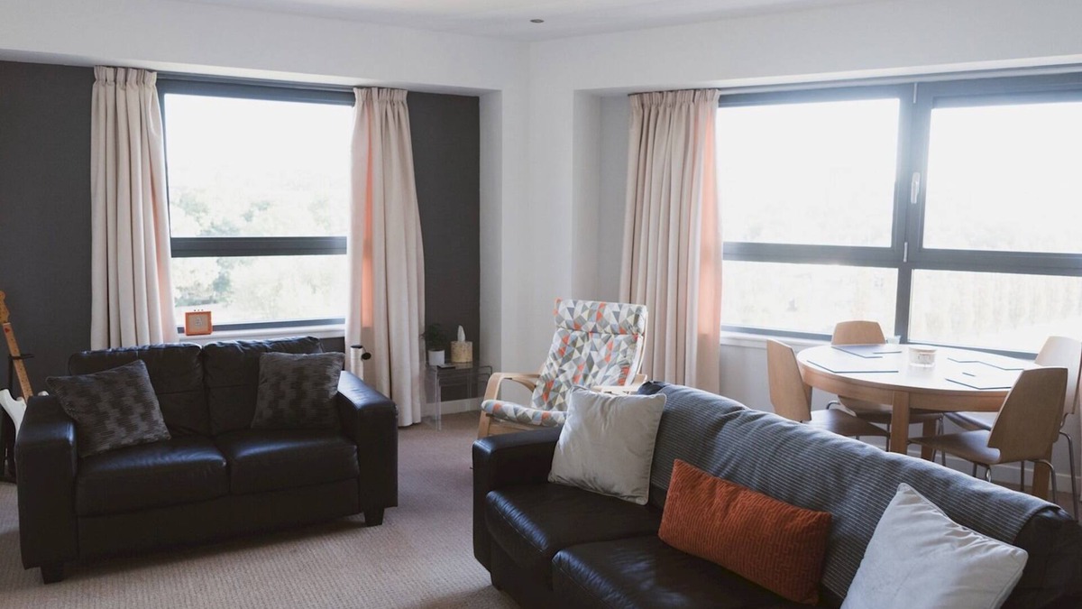 North West Apartment | Pass the Keys | Lovely 2-Bed Flat Glasgow Harbour FREE parking