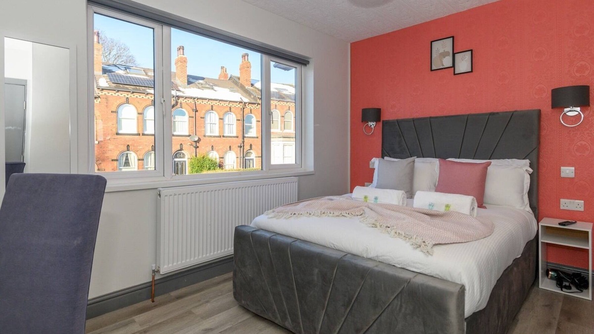 Leeds Apartment | Pass the Keys Lower Wortley 1 – Couples Paradise with a Shared Kitchen