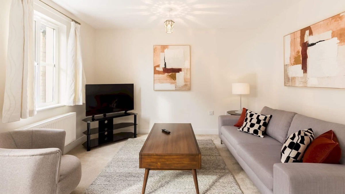 Winchcombe House | Pass the Keys | Modern & stylish family home | private garden
