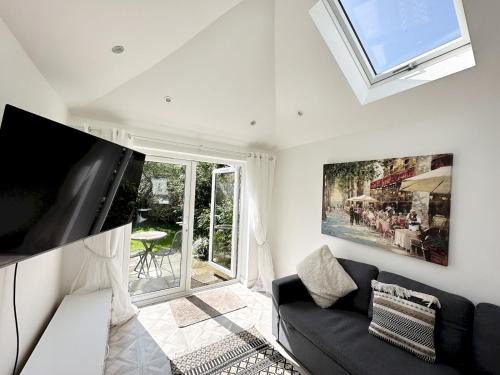 North Shields House | Pass the Keys Modern Coastal Cottage