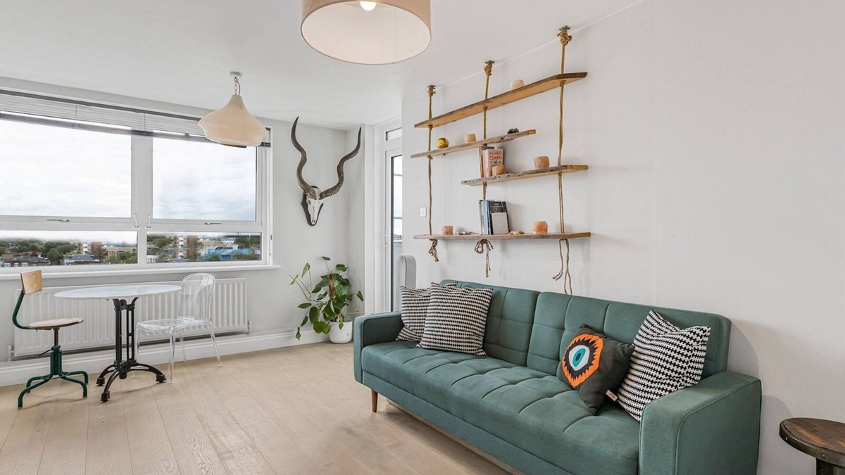 Hammersmith Broadway Apartment | Pass the Keys | Modern 1 bedroom Apartment with views on West London