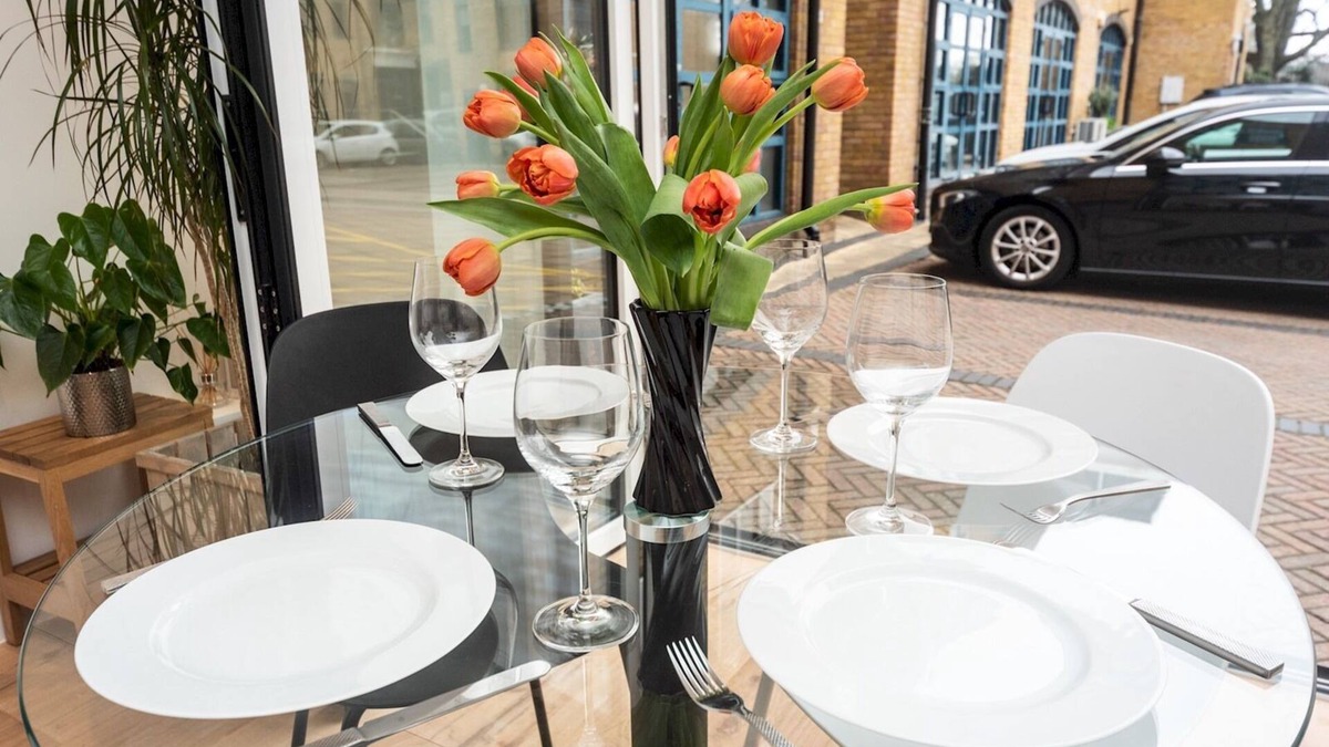 Thamesfield Apartment | Pass the Keys | Modern Luxury 1 Bedroom Spacious Flat