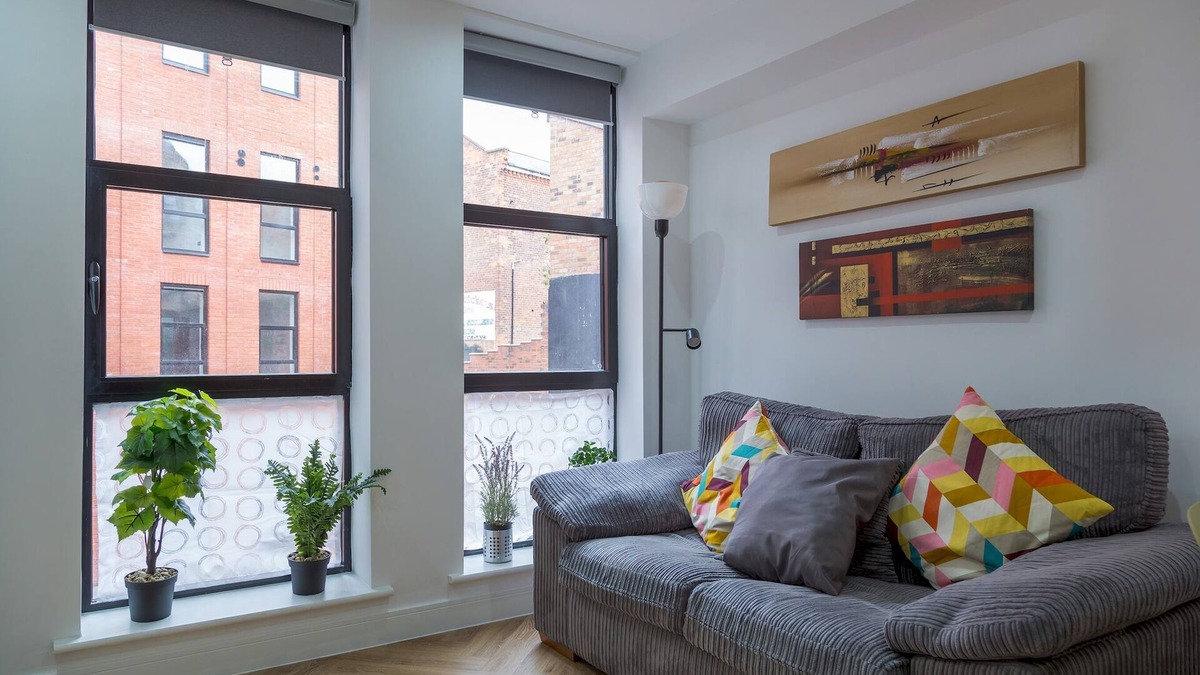 Birmingham City Centre Apartment | Pass the Keys | New Modern, Central Jewellery Quarter Apartment