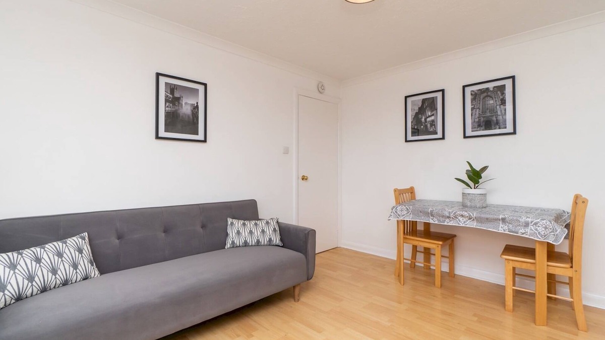 Bath Apartment | Pass the Keys | One bed flat with stunning views and free parking