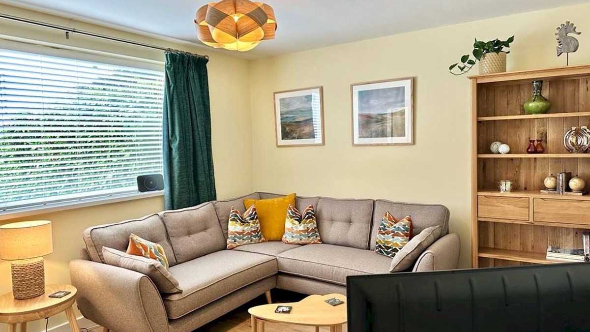 Pembroke Dock House | Pass the Keys | Pembroke Dock Hidden Gem
