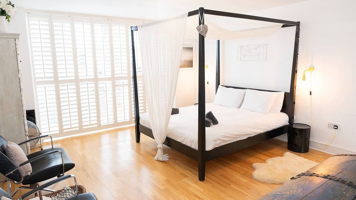 Camber House | Pass the Keys | Royal Sands - A Beachside Haven